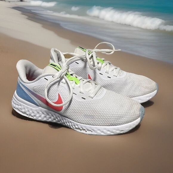 Nike Revolution 5 CZ9301-100 Women's White Running Shoes Size 7.5M - Picture 1 of 16